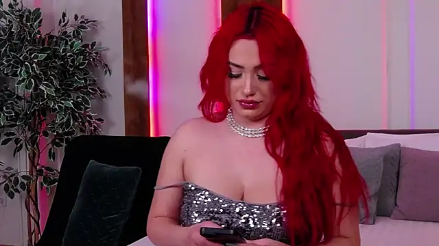 EmyHilton online show from 11/08/25, 06:13