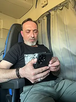 Snapshot of dzhakar chatting on 03/07/25, 12:12 dzhakar online show from 03/07/25, 12:12