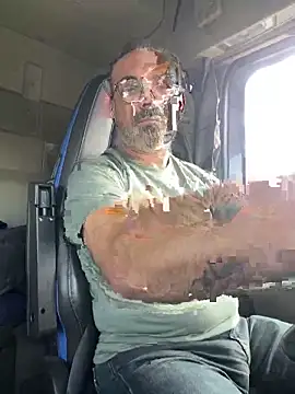 Snapshot of dzhakar chatting on 09/30/25, 11:26 dzhakar online show from 09/30/25, 11:26