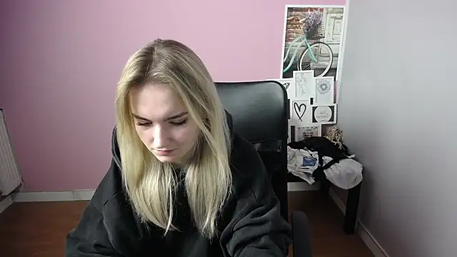 viktoria lovely online show from 12/23/24, 09:49