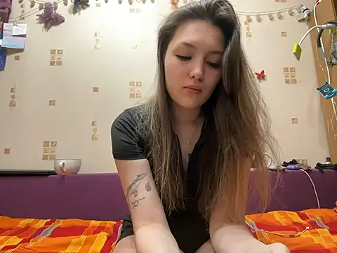 Snapshot of Roni_Cox chatting on 02/20/25, 09:33 Roni Cox online show from 02/20/25, 09:33