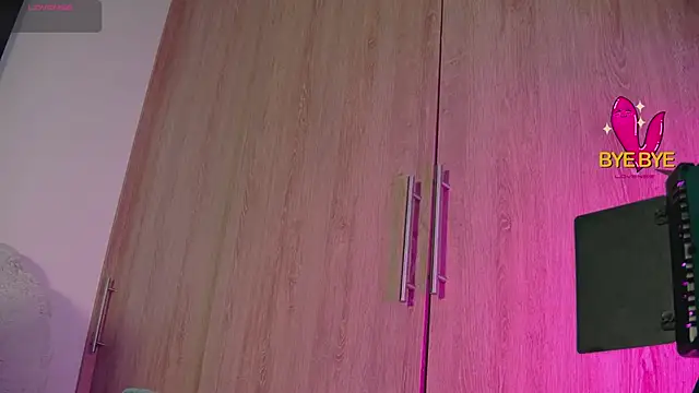 aidaadams online show from 10/19/25, 11:00