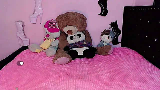 Snapshot of Ciinamonloren chatting on 03/19/25, 05:30 Ciinamonloren online show from 03/19/25, 05:30