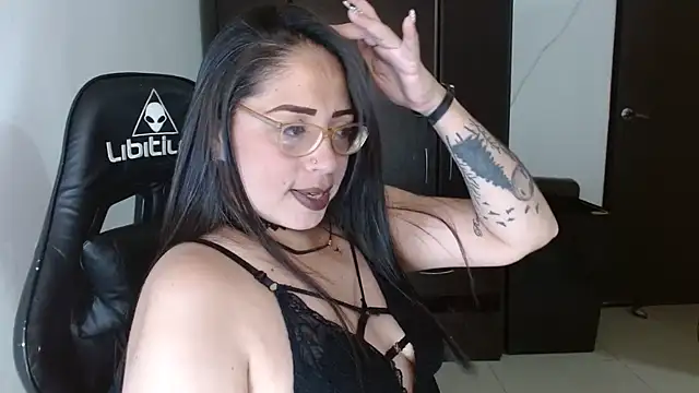 natashasmithe online show from 10/15/25, 01:17