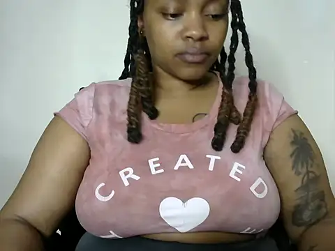 Snapshot of Brown_sexy chatting on 01/28/25, 02:43 Brown sexy online show from 01/28/25, 02:43