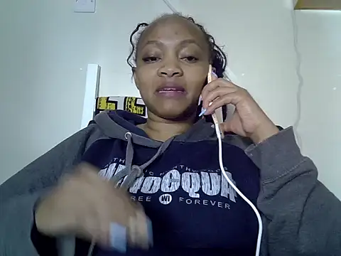 Snapshot of Brown_sexy chatting on 11/14/25, 08:29 Brown sexy online show from 11/14/25, 08:29