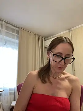 LauraDavis online show from 06/05/26, 04:35