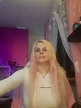 Snapshot of Angeldevilus chatting on 01/05/25, 11:44 Angeldevilus online show from 01/05/25, 11:44