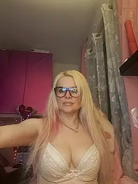 Snapshot of Angeldevilus chatting on 01/29/25, 05:45 Angeldevilus online show from 01/29/25, 05:45