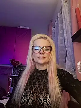 Snapshot of Angeldevilus chatting on 02/14/25, 01:13 Angeldevilus online show from 02/14/25, 01:13