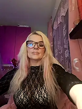 Snapshot of Angeldevilus chatting on 02/28/25, 05:48 Angeldevilus online show from 02/28/25, 05:48