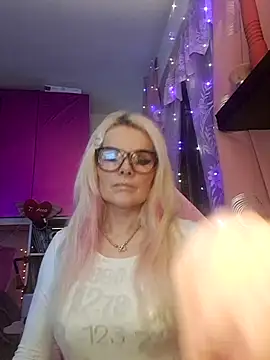 Snapshot of Angeldevilus chatting on 03/02/25, 12:31 Angeldevilus online show from 03/02/25, 12:31