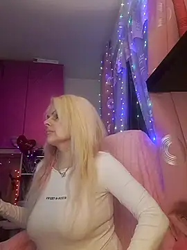 Snapshot of Angeldevilus chatting on 03/12/25, 11:44 Angeldevilus online show from 03/12/25, 11:44