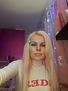 Snapshot of Angeldevilus chatting on 03/17/25, 05:38 Angeldevilus online show from 03/17/25, 05:38