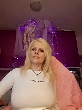 Snapshot of Angeldevilus chatting on 10/19/25, 01:17 Angeldevilus online show from 10/19/25, 01:17