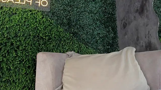 Snapshot of Abby-me chatting on 03/11/25, 12:06 Abby-me online show from 03/11/25, 12:06