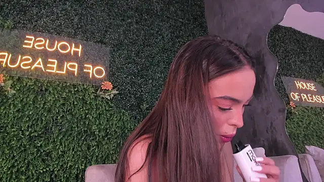 Snapshot of Abby-me chatting on 03/22/25, 12:04 Abby-me online show from 03/22/25, 12:04