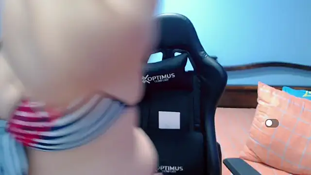 Lily Benet1 online show from 11/08/25, 10:19