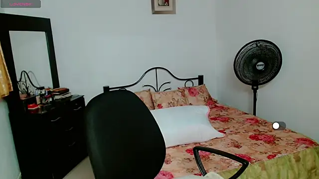 Lily Benet1 online show from 05/28/26, 10:40