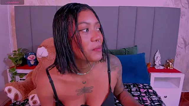 JulianaMiller online show from 01/20/25, 12:04