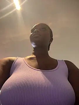 Snapshot of t-Booty_risky_ chatting on 01/20/25, 11:45 t-Booty risky online show from 01/20/25, 11:45