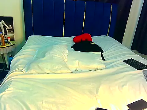 Snapshot of t-Booty_risky_ chatting on 09/27/25, 05:45 t-Booty risky online show from 09/27/25, 05:45