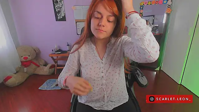 Scarletleon77 online show from 02/14/25, 07:12