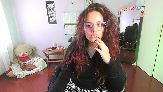 Scarletleon77 online show from 02/24/25, 05:20