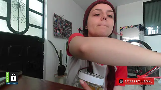 Scarletleon77 online show from 10/06/25, 04:04