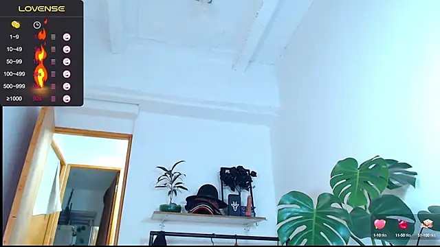 yosoy enzo2020 online show from 01/31/25, 06:35