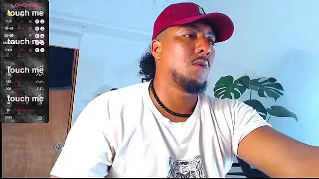 yosoy enzo2020 online show from 02/22/25, 06:17