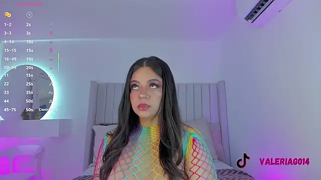 sarah-bonneth online show from 10/27/25, 11:36