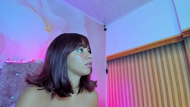 Khassia f32 online show from 03/11/25, 10:51