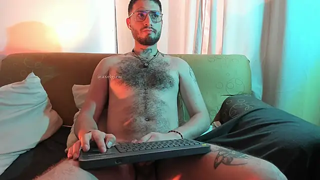 axel giracr online show from 04/04/26, 06:49