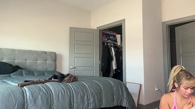 ElenaErickson online show from 03/03/25, 10:52