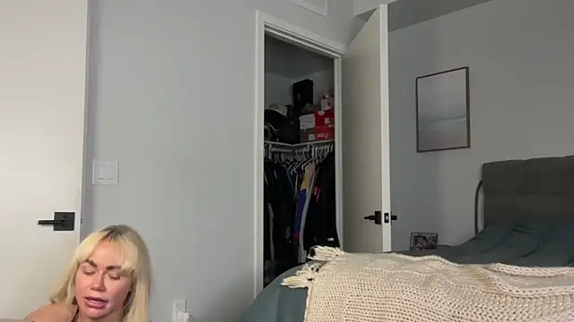 ElenaErickson online show from 02/02/26, 01:48