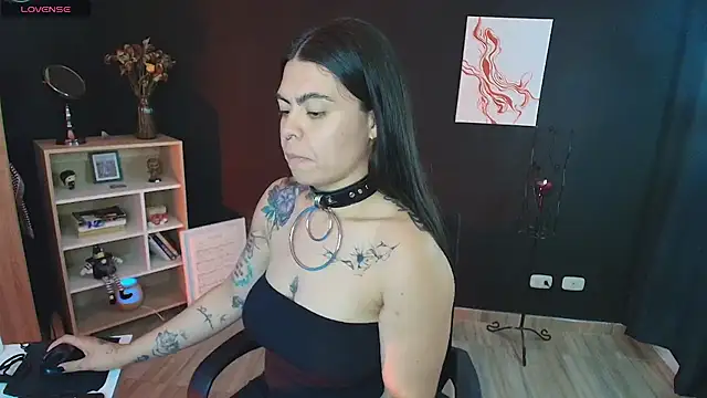 Snapshot of _WednesdayFriday_ chatting on 12/12/24, 10:20 WednesdayFriday online show from 12/12/24, 10:20