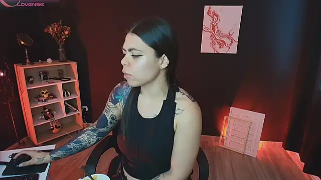 Snapshot of _WednesdayFriday_ chatting on 09/17/25, 08:10 WednesdayFriday online show from 09/17/25, 08:10