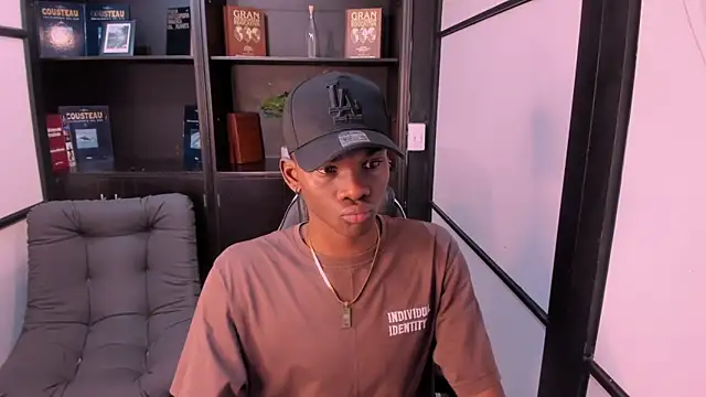 JacksonMuller  online show from 11/15/25, 12:02