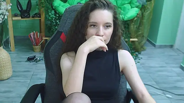 Miss Barbara  online show from 02/20/25, 10:48