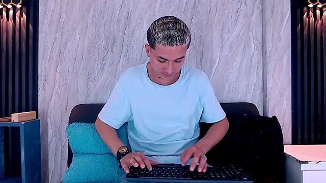 jeic 18 online show from 11/21/25, 07:34