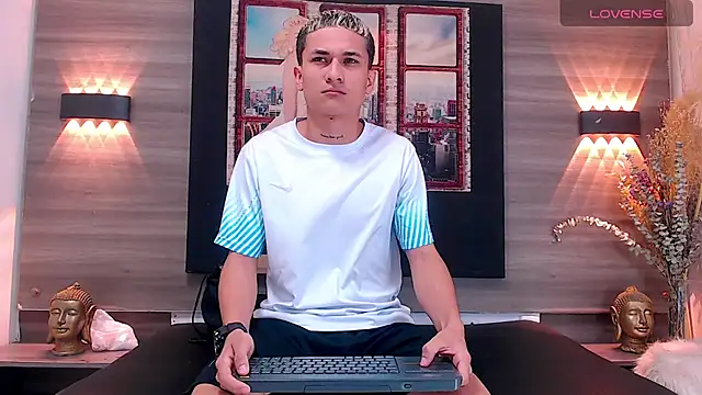 jeic 18 online show from 11/30/25, 03:49