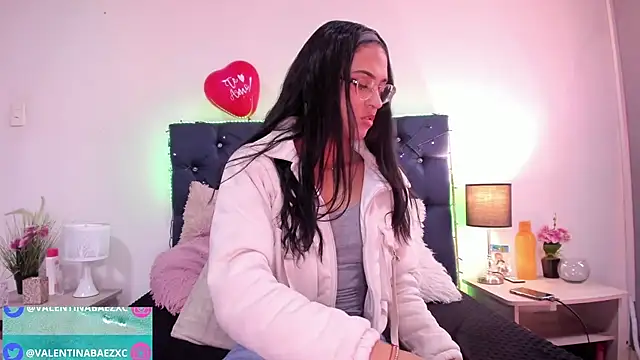 valentinabaez online show from 02/19/25, 07:27