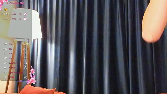 SarahCarrter online show from 12/26/24, 07:27