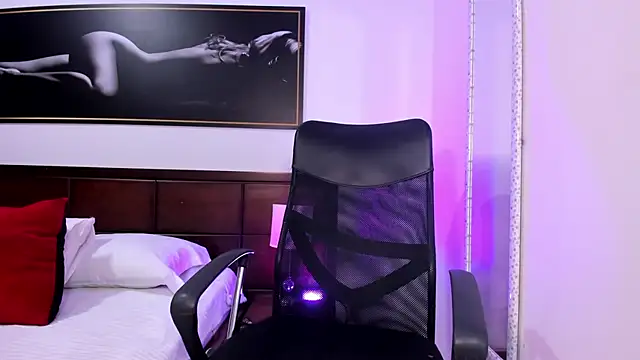 Snapshot of valery_camber chatting on 03/21/25, 08:29 valery camber online show from 03/21/25, 08:29