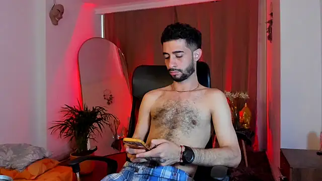 Snapshot of Your__hero1 chatting on 11/11/25, 04:18 Your hero1 online show from 11/11/25, 04:18