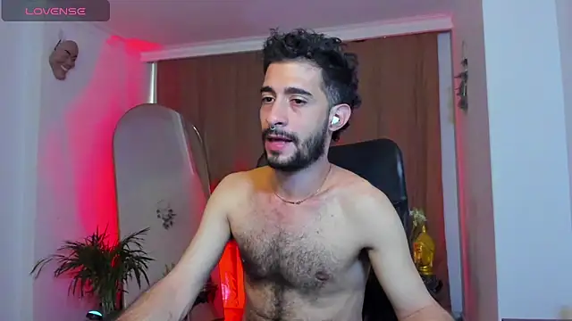 Snapshot of Your__hero1 chatting on 11/17/25, 09:42 Your hero1 online show from 11/17/25, 09:42