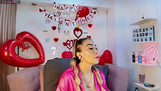 EvelinaGrey online show from 02/15/26, 08:05