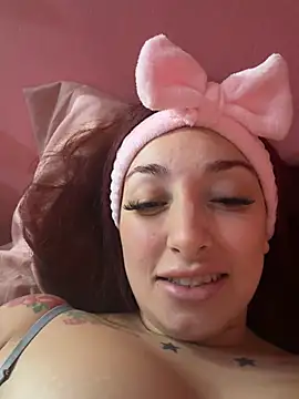 Snapshot of Anniespears chatting on 07/19/26, 09:35 Anniespears online show from 07/19/26, 09:35