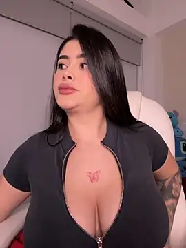 Snapshot of misslollipop04 chatting on 10/19/25, 07:53 misslollipop04 online show from 10/19/25, 07:53